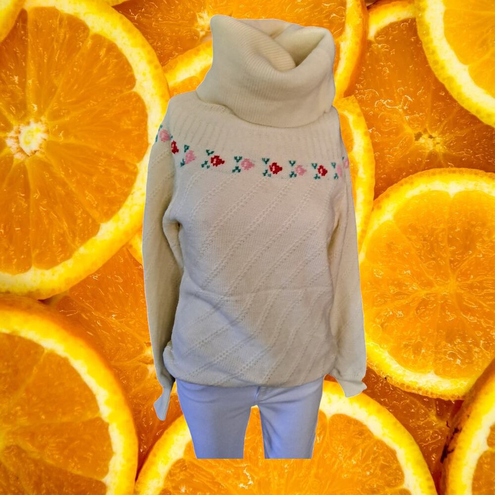 Vintage Skiva Faux Turtle Neck White‎ and Flower Design Sweater Size M
